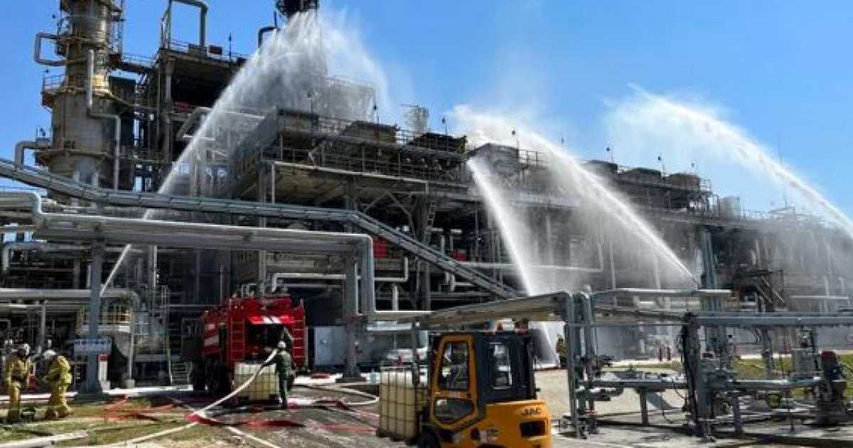 রাশিয়ার অন্যতম তেল শোধনাগারে ইউক্রেনের ড্রোন হামলা