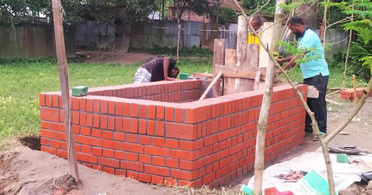 জুলাই গণঅভ্যুত্থানে বগুড়ায় শহীদ ১৬ জনের কবর পাকা করা হয়েছে