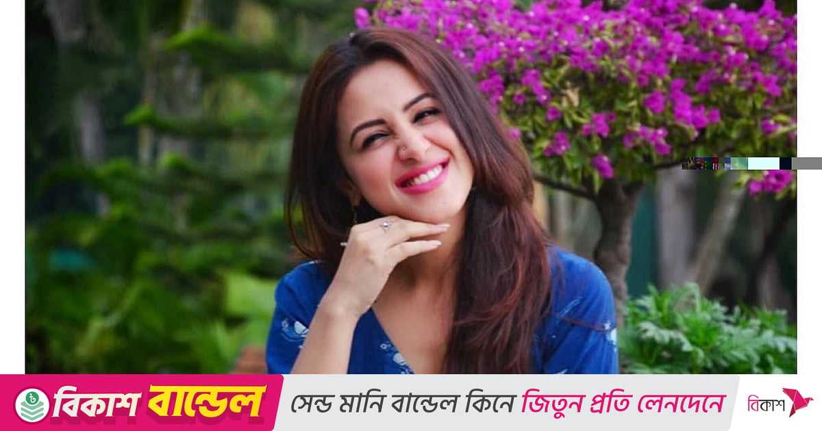 টাকার টানেই এলেন দীক্ষা