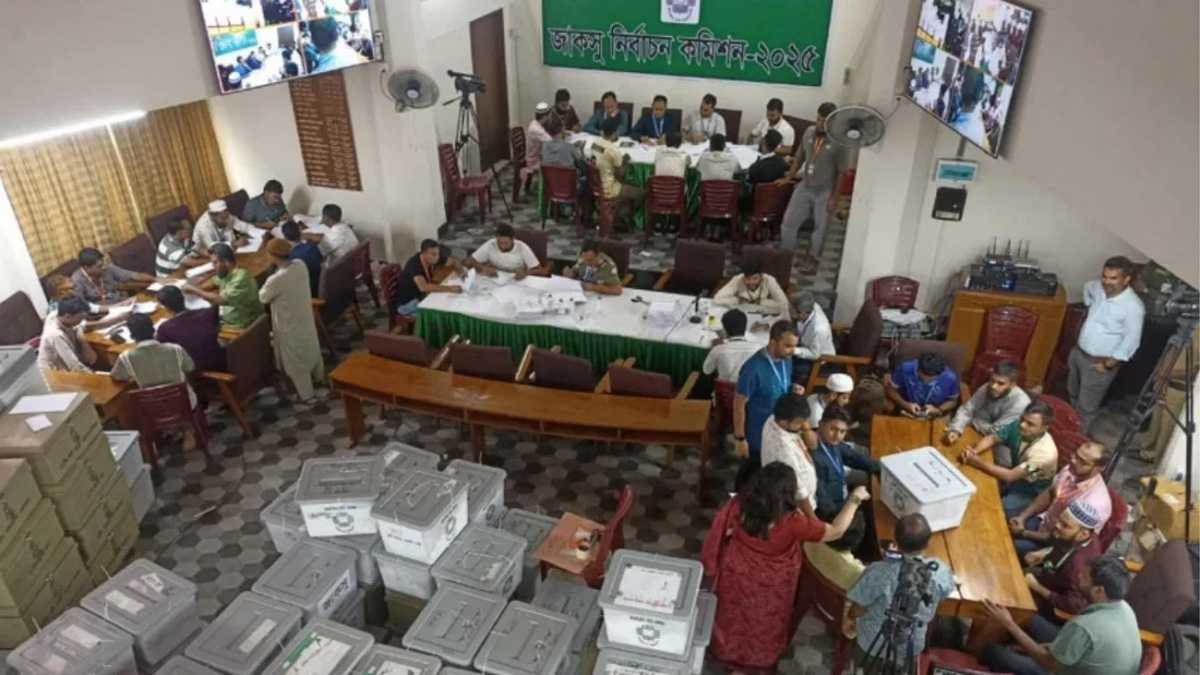 জাকসু নির্বাচন: ২১টি হলের মধ্যে ১৬টিতে কেন্দ্রীয় সংসদের ভোট গণনা সম্পন্ন