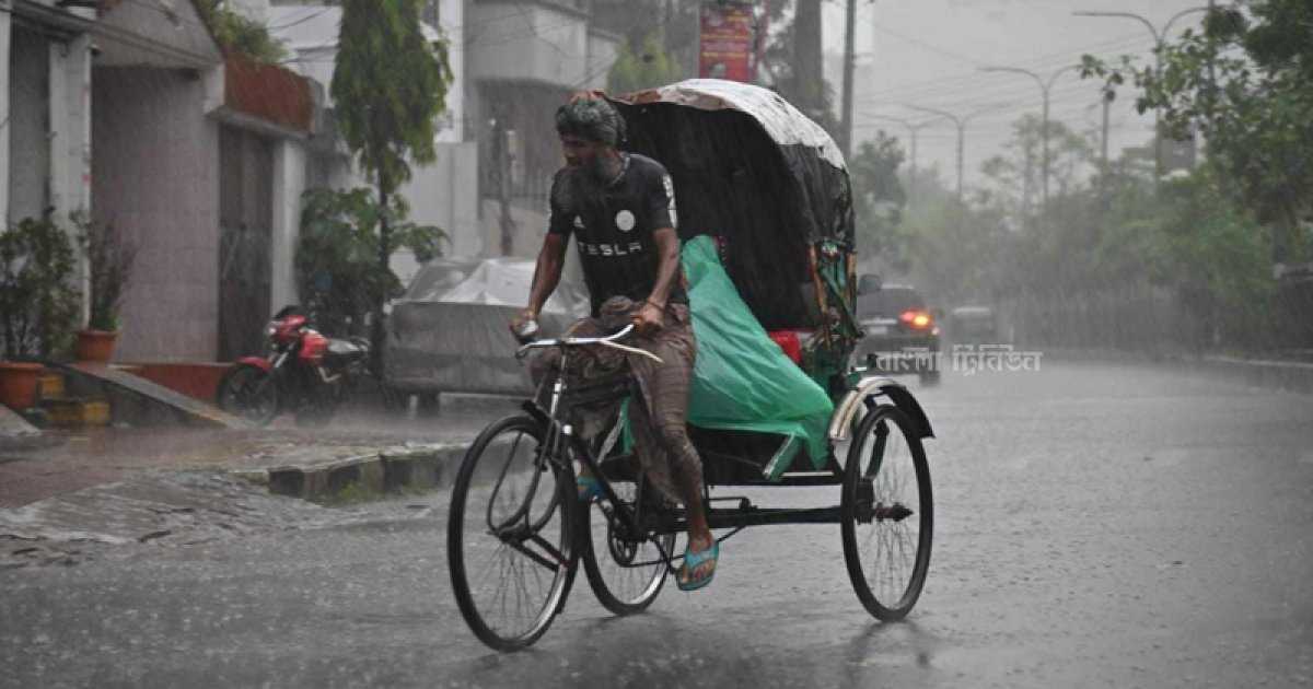 সাগরে লঘুচাপ, তিন বিভাগে ভারী বৃষ্টির শঙ্কা