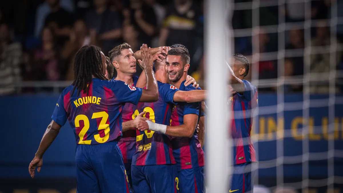 তোরেসের জোড়া গোলে বার্সার জয়, রিয়াল মাদ্রিদের সঙ্গে ব্যবধান কমাল কাতালানরা